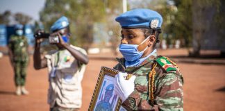 Les Casques bleus togolais disent adieu à leur frère disparu Hommage
