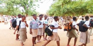 Togo : un directeur d’école limogé pour une affaire de mœurs Des élèves dans un établissement public au Togo