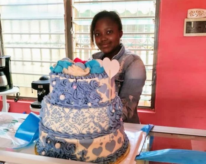 Belinda Tritikou, jeune pâtissière togolaise