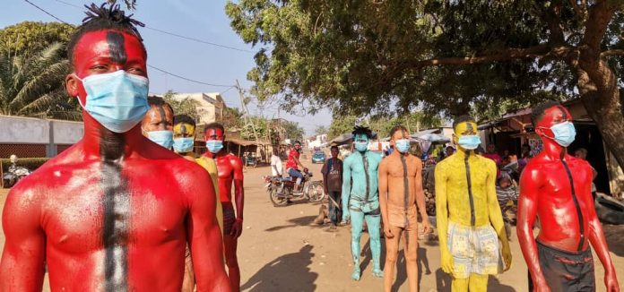 Des artistes plasticiens dans la rue ''Emome'Art 2021''