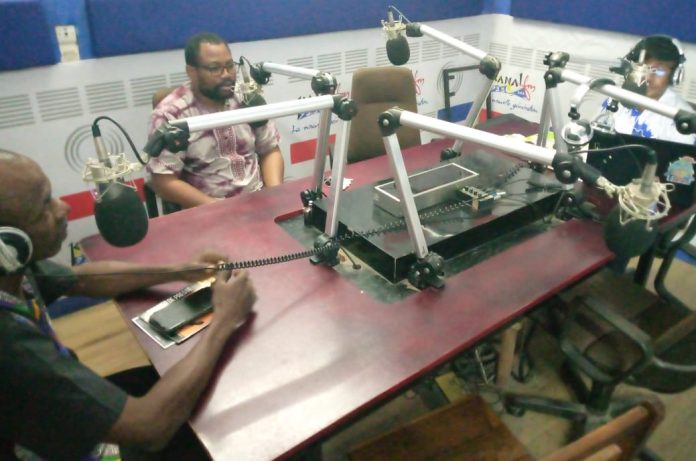Dans les studio de Kanal FM à Lomé Dans les studio de Kanal FM à Lomé