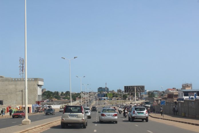 Blvd_des_Armee_Lome_(Lome,_TOGO_2019)