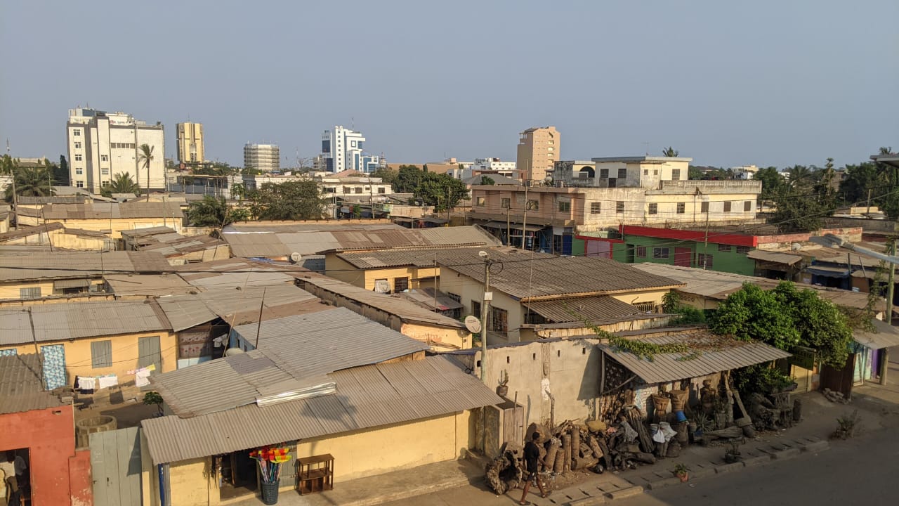 Le quartier de Nyékonakpoè (Lomé) vu d'en haut à partir de la division de l'OTR.