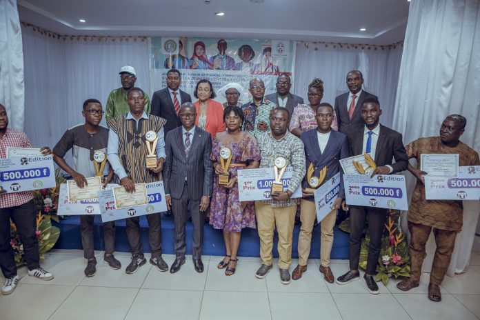 Les lauréats du concours médiatique organisé par la Haplucia. Lomé, 9 décembre 2025. @Le clik Les lauréats du concours médiatique organisé par la Haplucia. Lomé, 9 décembre 2025. @Le clik