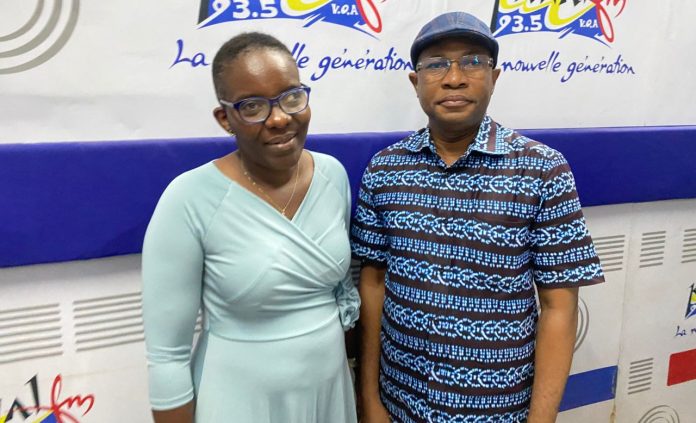 GisĂšle Agamah, directrice du Centre de lecture et de culture JAL Renaissance et le journaliste Dr Anooumou Amekudji GisĂšle Agamah, directrice du Centre de lecture et de culture JAL Renaissance et le journaliste Dr Anooumou Amekudji
