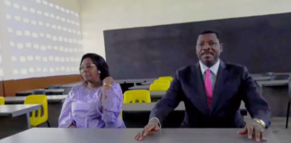 L’évangéliste Dodji Noumonvi et sa femme dans une salle de cours de l'ESM. @Capture d'écran YouTube