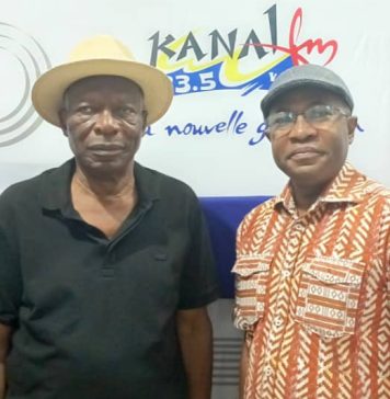 Michel Komlanvi Kloussseh (à gauche) et Anoumou Amekudji