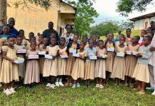 Les trois meilleures filles de chaque classe de l'EPP Kuma Adamé, le 18/09/2026. ©️ Le clik